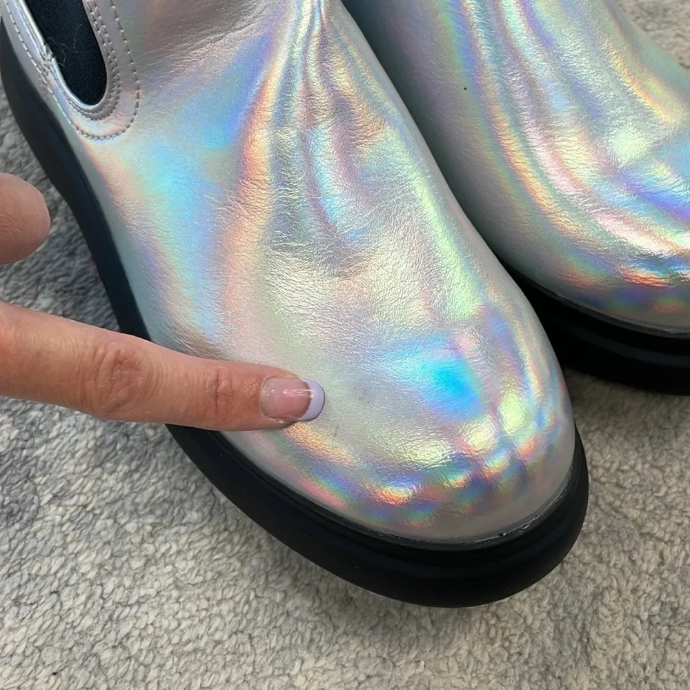 New DV Dolce Vita Cole Ankle Boots Iridescent Metallic Moon Boots Sz 4